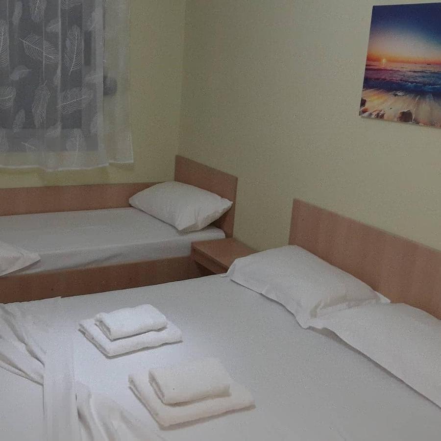 Disy Apartments Vlorë Quarto foto
