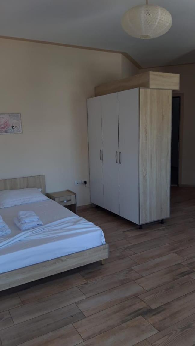 Disy Apartments Vlorë Quarto foto