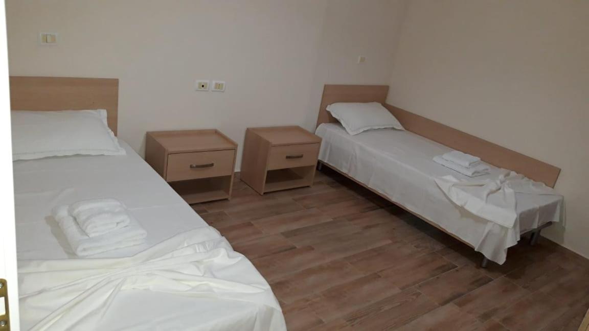 Disy Apartments Vlorë Quarto foto